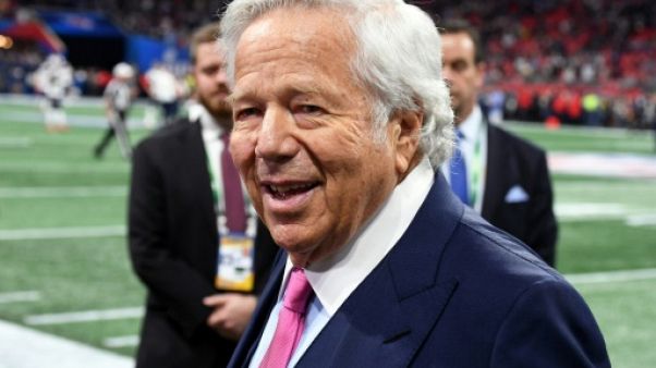 Robert Kraft avant le coup d'envoi du dernier Super Bowl, le 3 février 2019 Robert Kraft avant le coup d'envoi du dernier Super Bowl, le 3 février 2019