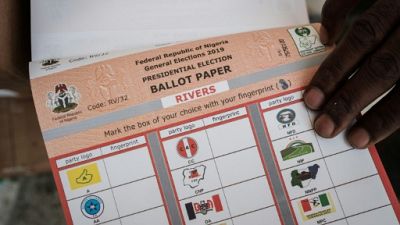 Les Nigérians élisent leur président après un report surprise