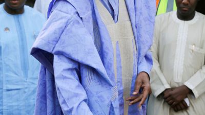 بخاري يدلي بصوته في الانتخابات الرئاسية المؤجلة بنيجيريا
