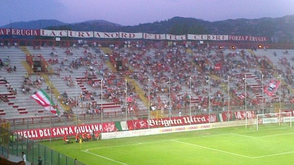 Tifosi spostati al Curi per forte vento Tifosi spostati al Curi per forte vento