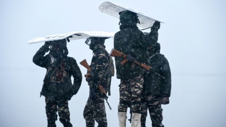 Des paramilitaires à Srinagar, dans le Cachemire indien, le 31 janvier 2019