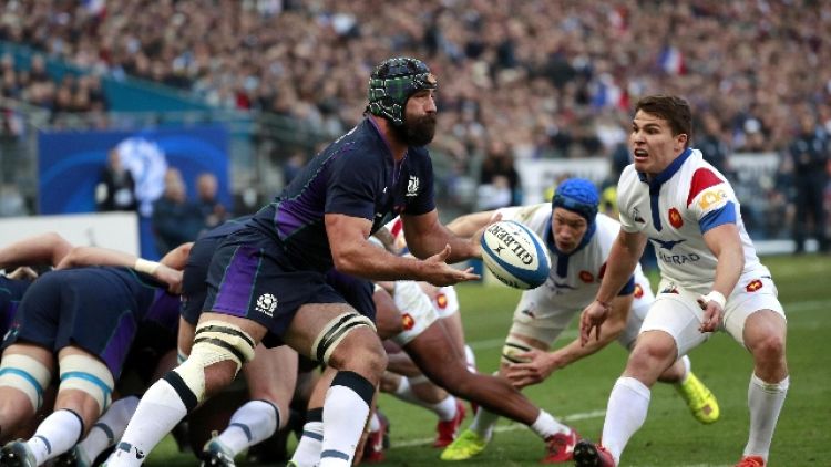 Rugby: 6 Nazioni, Francia-Scozia 27-10