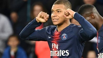 Ligue 1: le leader Paris SG bat Nîmes avec un nouveau record de Mbappé