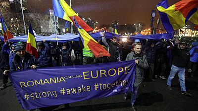 Thousands of Romanians protest against judicial changes
