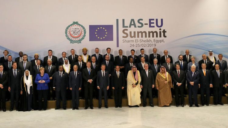 العرب والأوروبيون يسعون إلى التوافق بشأن الأزمات الإقليمية في قمتهم الأولى