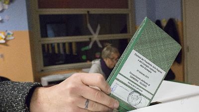 Sardegna, seggi aperti per lo scrutinio