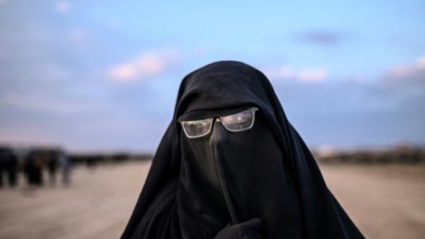 Syrie: pour une jihadiste franco-tunisienne, le "califat n'est pas fini" Syrie: pour une jihadiste franco-tunisienne, le "califat n'est pas fini"