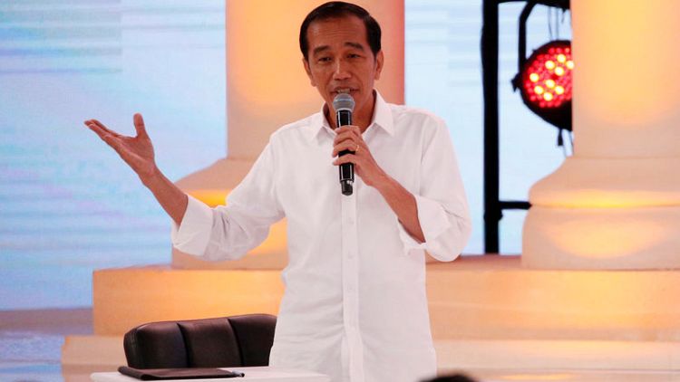 رئيس إندونيسيا يتعهد بتحويل 30 مليار دولار للقرى إذا فاز بفترة جديدة
