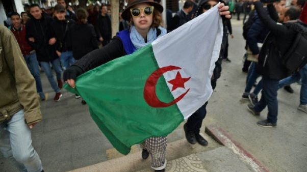 Algérie: les étudiants à leur tour mobilisés en masse contre le candidat Bouteflika Algérie: les étudiants à leur tour mobilisés en masse contre le candidat Bouteflika