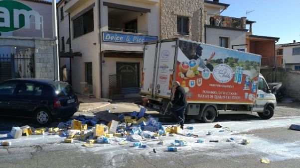 Latte: 8 assalti a cisterne in 20 giorni Latte: 8 assalti a cisterne in 20 giorni