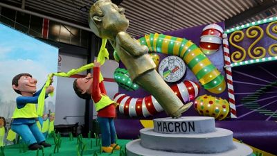 Macron et les "Gilets jaunes" s'invitent au carnaval de Cologne