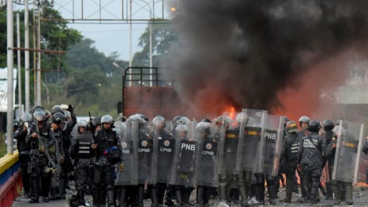 La frontière bloquée, des Vénézuéliens dans les limbes en Colombie