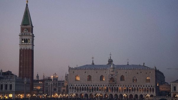 Venezia, in arrivo ztl per auto private Venezia, in arrivo ztl per auto private