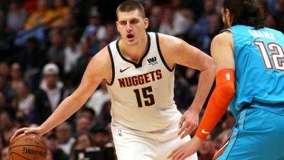 NBA: Denver et un brillant Nikola Jokic terrassent Oklahoma