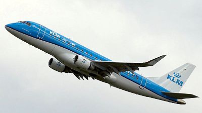 Air France KLM shares slump as Dutch eye up bigger stake