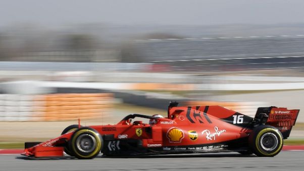 F1: Leclerc fermo ai box a Montmelò F1: Leclerc fermo ai box a Montmelò
