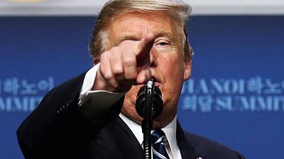 ترامب يقول إنه امتنع عن إبرام اتفاق مع كيم بعد مطالبته برفع العقوبات ترامب يقول إنه امتنع عن إبرام اتفاق مع كيم بعد مطالبته برفع العقوبات