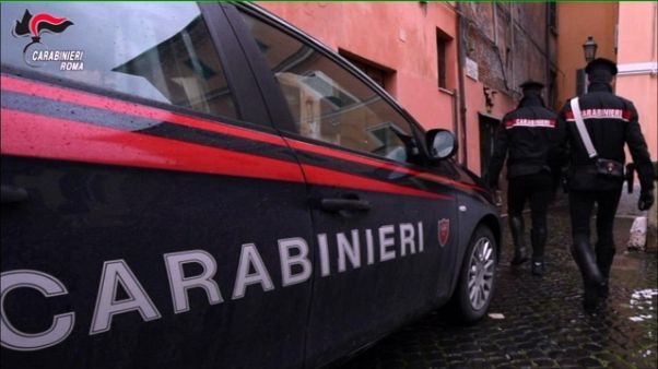 Violenza sessuale: arrestate 5 persone Violenza sessuale: arrestate 5 persone