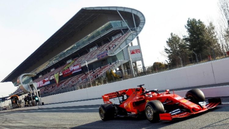 F1: test Barcellona, Lecler vola