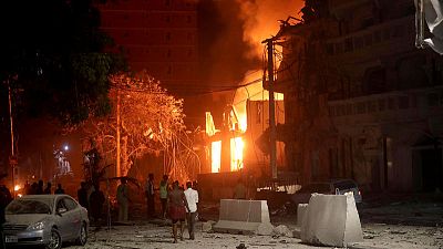انفجار سيارة ملغومة في فندق بمقديشو ومقتل 10 على الأقل
