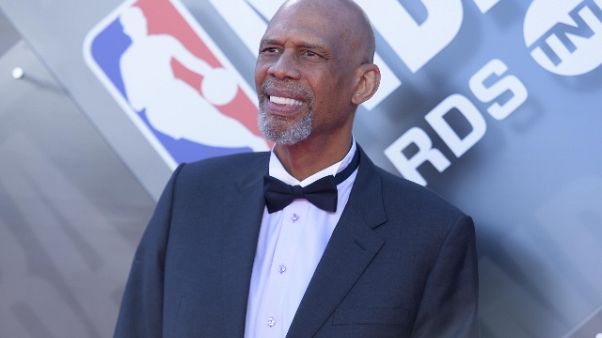 Nba: Kareem, asta cimeli 'aiuto bambini' Nba: Kareem, asta cimeli 'aiuto bambini'