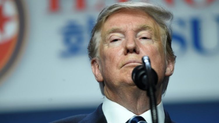 Le président américain Donald Trump s'exprime le 28 février 2019 à Hanoï