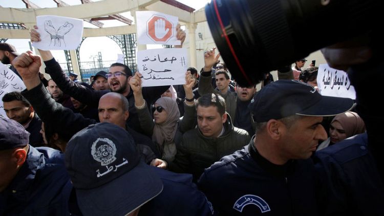 Algerian police disperse journalists protesting in capital