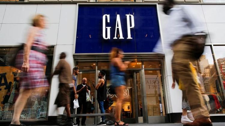Gap to separate Old Navy, close stores; shares jump