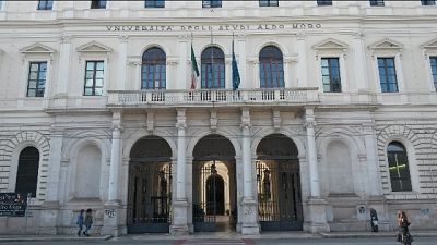 Link, custode UniBa blocca studente nero Link, custode UniBa blocca studente nero