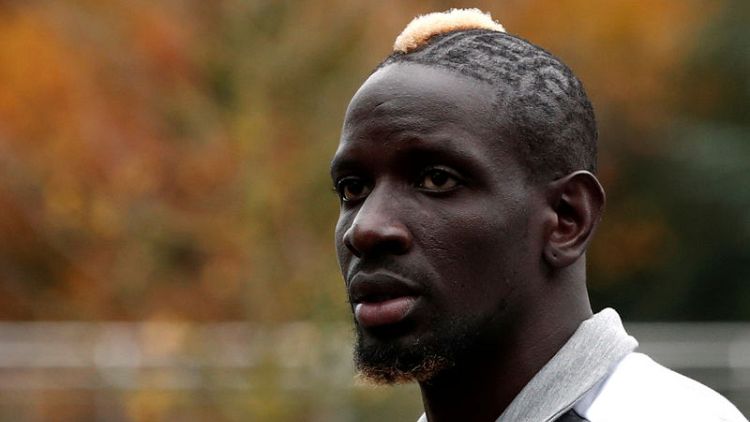 Palace defender Sakho facing spell out after knee surgery