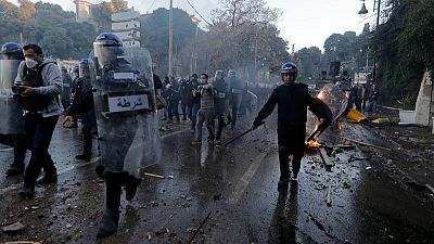 مصدر: وفاة شخص في تدافع خلال احتجاج بالجزائر