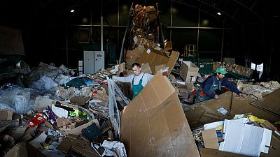 القمامة ومياه الصرف تخيمان على انضمام صربيا للاتحاد الأوروبي