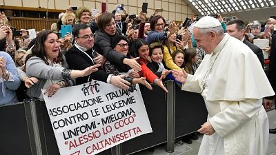 Papa: in Italia volontariato grandioso Papa: in Italia volontariato grandioso