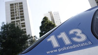 Tenta suicidio per non separarsi, salvo Tenta suicidio per non separarsi, salvo