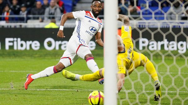Balotelli's flying volley helps Marseille sink St Etienne Balotelli's flying volley helps Marseille sink St Etienne
