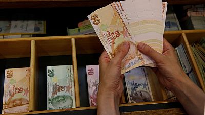 التضخم السنوي في تركيا ينزل عن 20% في فبراير