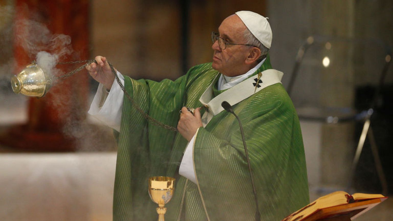 Pope announces opening of secret archives of wartime pontiff Pius XII