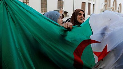 Algerian protesters demand Bouteflika quits, army chief issues warning Algerian protesters demand Bouteflika quits, army chief issues warning