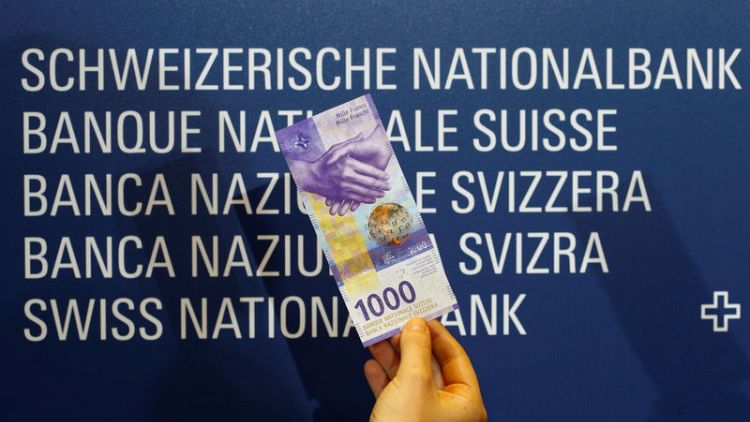Cash-crazy Swiss get new 1,000 Swiss franc note