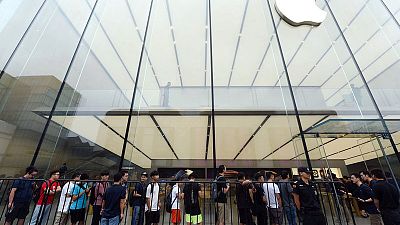Chinese online retailers slash iPhone prices for second time this year Chinese online retailers slash iPhone prices for second time this year