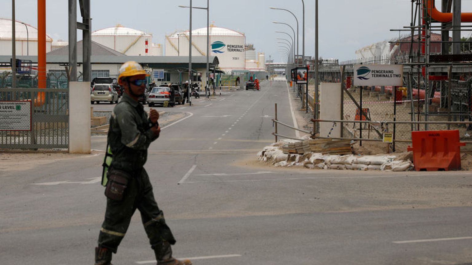 Unlikely twins and differing fortunes - Malaysia's Petronas & Indonesia's Pertamina