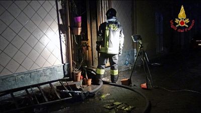Incendio in casa, un morto intossicato Incendio in casa, un morto intossicato