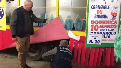 Accertamenti dei Cc su carro carnevale Accertamenti dei Cc su carro carnevale