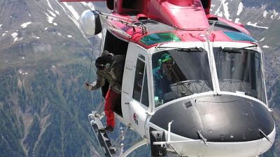 Due alpinisti bloccati su Monte Bianco Due alpinisti bloccati su Monte Bianco