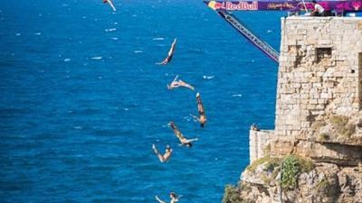 Tuffi: il 2/6 a Polignano gara Red Bull Tuffi: il 2/6 a Polignano gara Red Bull