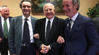 Zaia a De Luca,'ha da passà a nuttata..' Zaia a De Luca,'ha da passà a nuttata..'
