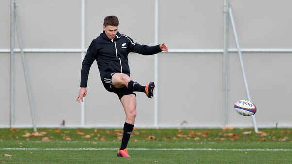 Barrett kicks penalty after hooter to beat Highlanders Barrett kicks penalty after hooter to beat Highlanders