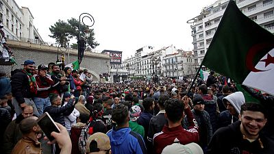 احتجاجات ضخمة ضد بوتفليقة في شوارع العاصمة الجزائرية