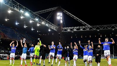 Sampdoria in campo con maglia storica Sampdoria in campo con maglia storica