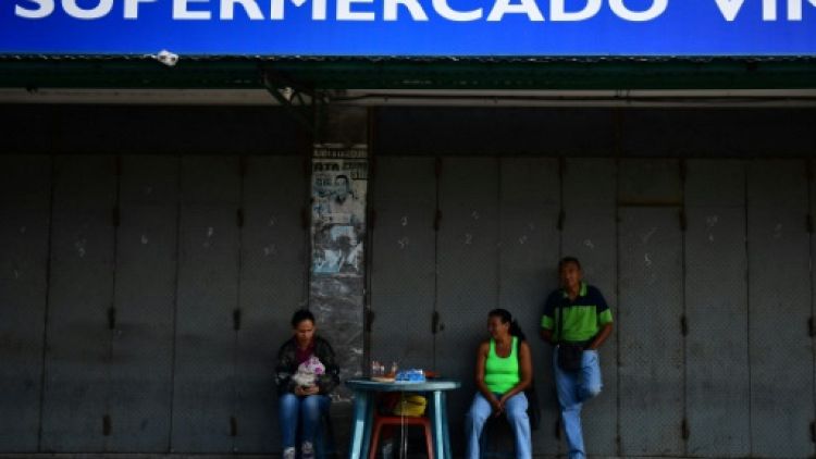"Les bougies, c'est trop cher" : une panne de courant plonge Caracas dans le chaos